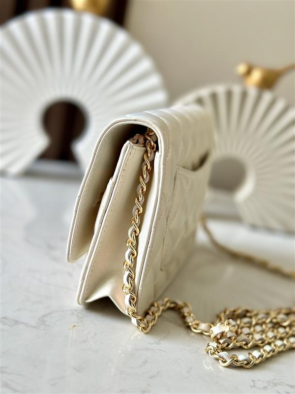 2026127215432811 570